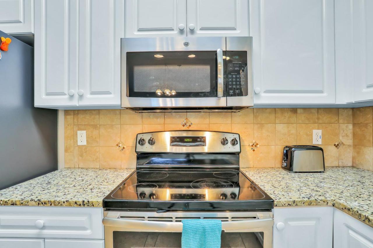 Oceanwalk Condos Bethune Beach المظهر الخارجي الصورة