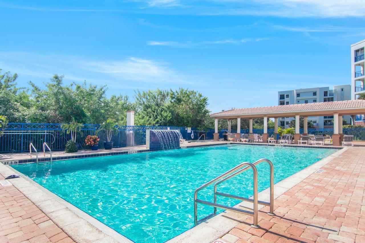 Oceanwalk Condos Bethune Beach المظهر الخارجي الصورة